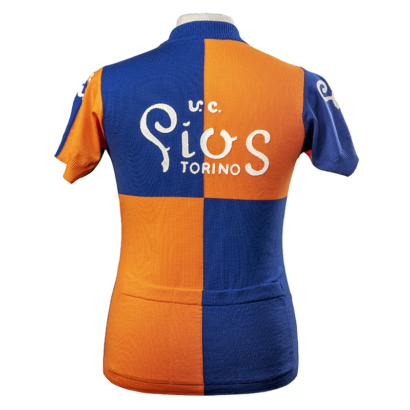 maillots chaussures vetements accessoires